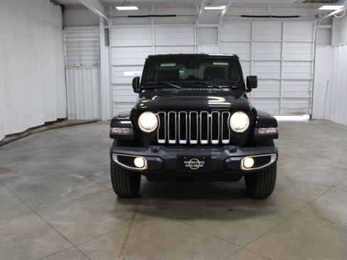 Used 2023 Jeep Wrangler Sahara image 3