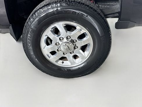 Used 2015 Chevrolet Silverado 2500 LTZ AWD/4WD image 31