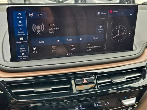 Certified 2025 Acura MDX FWD w/ Technology Package image 19
