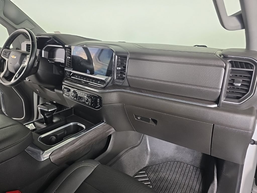 Used 2023 Chevrolet Silverado 1500 LTZ w/ LTZ Convenience Package II AWD/4WD image 37
