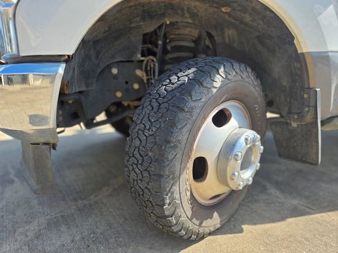 Used 2020 Ford F350 King Ranch w/ King Ranch Ultimate Package AWD/4WD image 34
