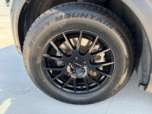Used 2022 Ford Explorer XLT RWD image 37