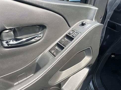 Used 2023 Nissan Frontier SV w/ SV Convenience Package RWD image 22