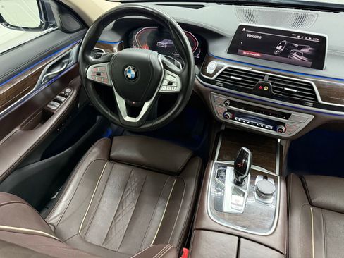 Used 2020 BMW 750i xDrive image 33