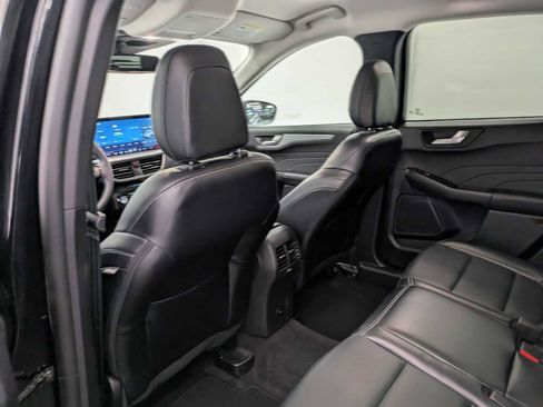 Used 2025 Ford Escape Platinum image 19