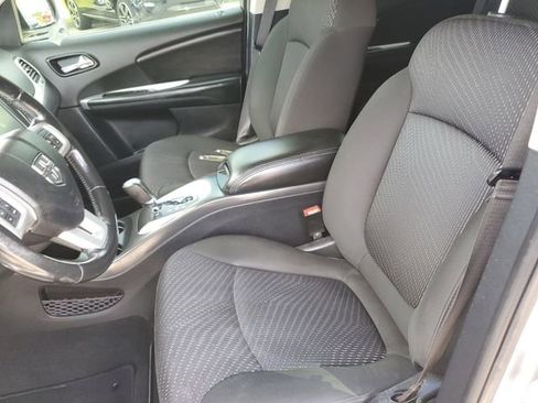 Used 2019 Dodge Journey SE FWD image 25