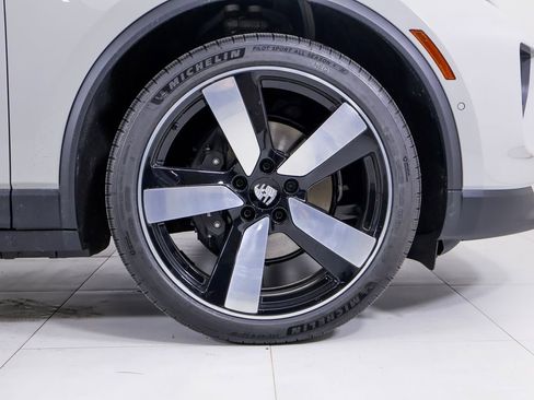 New 2026 Porsche Macan 4 Electric image 27