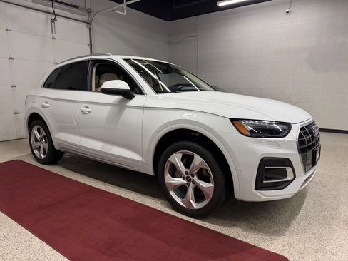 Used 2021 Audi Q5 Prestige w/ Prestige Package AWD/4WD image 11