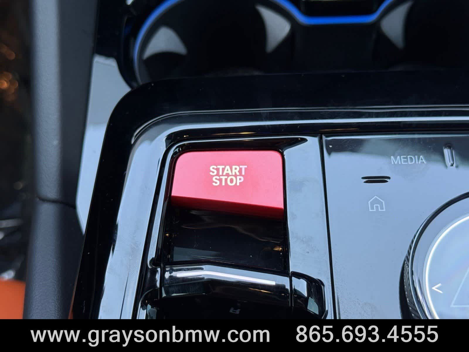 Used 2025 BMW M5 w/ Carbon Package AWD/4WD image 31
