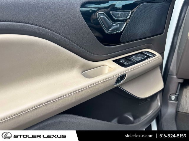 Used 2022 Lincoln Aviator AWD w/ Premium Package image 21