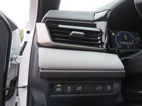 Certified 2026 Toyota Camry SE image 32