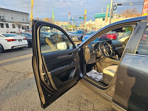 Used 2019 MAZDA CX-5 Touring image 9