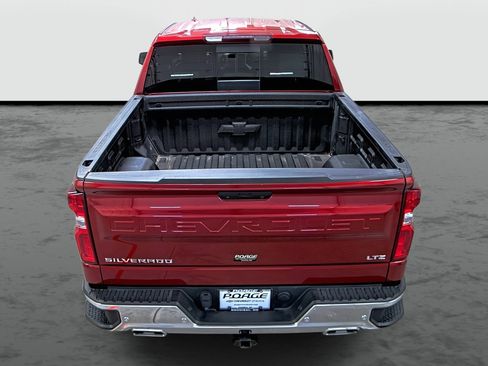 Used 2022 Chevrolet Silverado 1500 LTZ AWD/4WD image 3