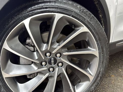 Used 2022 Lincoln Nautilus Reserve w/ Equipment Group 201A image 9