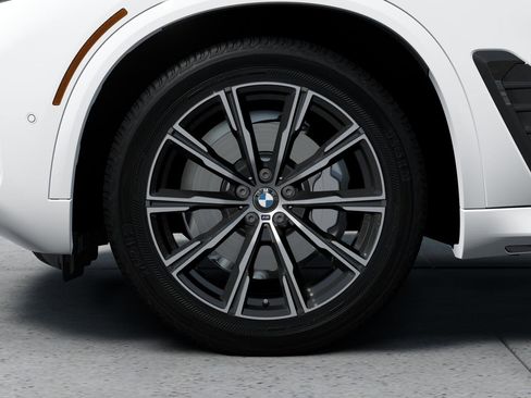 Used 2026 BMW X5 sDrive40i image 7