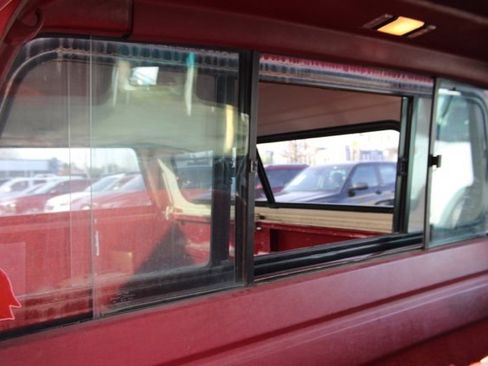 Used 1990 Chevrolet Silverado 1500 2WD Regular Cab image 29