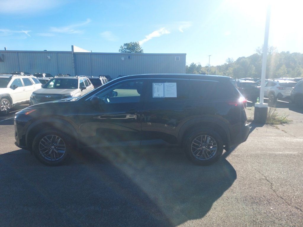 Used 2021 Nissan Rogue S AWD/4WD image 4