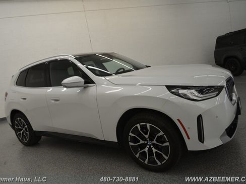 Used 2025 BMW X3 xDrive30i w/ Premium Package AWD/4WD image 7