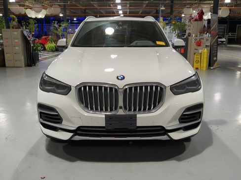 Used 2023 BMW X5 xDrive40i w/ Climate Comfort Package image 3