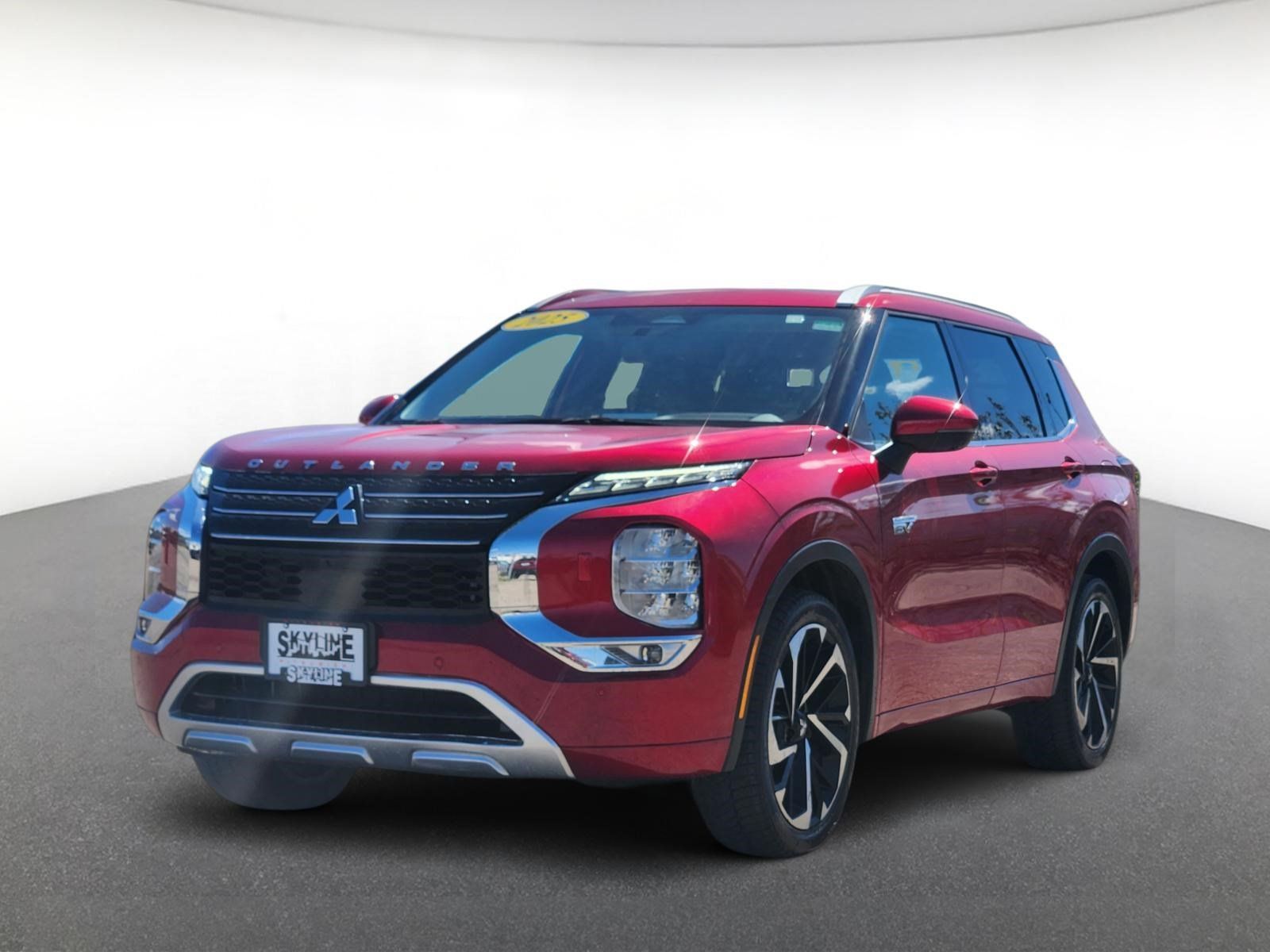 Used 2025 Mitsubishi Outlander SEL AWD/4WD image 2