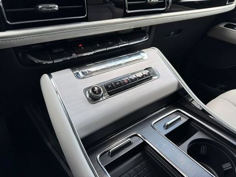 New 2026 Lincoln Aviator Reserve w/ Luxury Package AWD/4WD image 28