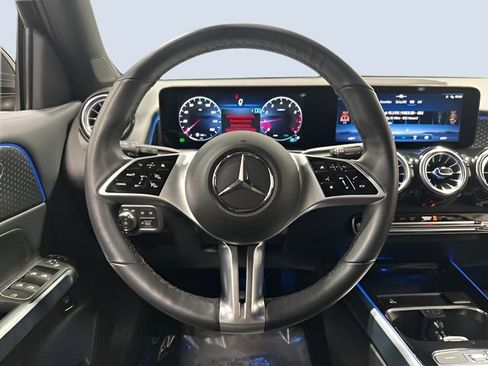 Used 2025 Mercedes-Benz GLB 250 4MATIC image 18