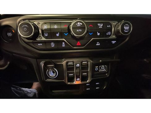 Used 2020 Jeep Gladiator Sport w/ Quick Order Package 24S image 13