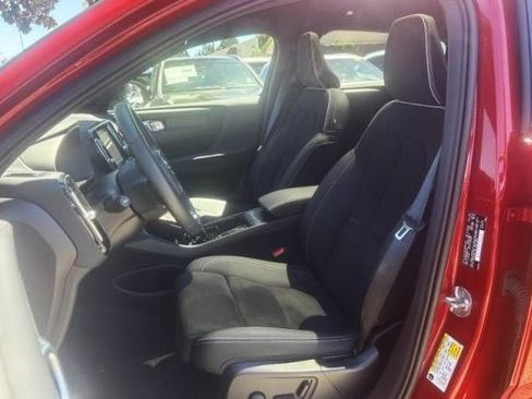 Used 2023 Volvo C40 P8 Recharge Ultimate AWD/4WD image 5