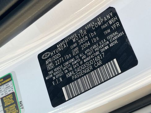 Used 2025 Hyundai Elantra SEL image 28