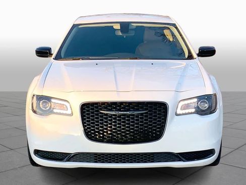 Used 2023 Chrysler 300 Touring w/ Sport Appearance Package image 3