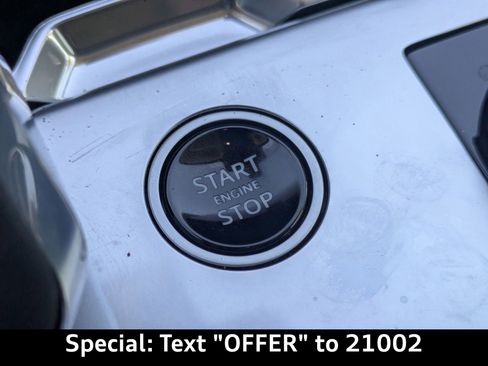 Used 2023 Land Rover Range Rover SE image 36