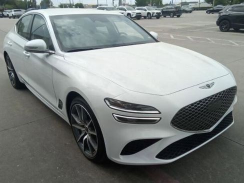 Used 2025 Genesis G70 2.5T RWD image 7