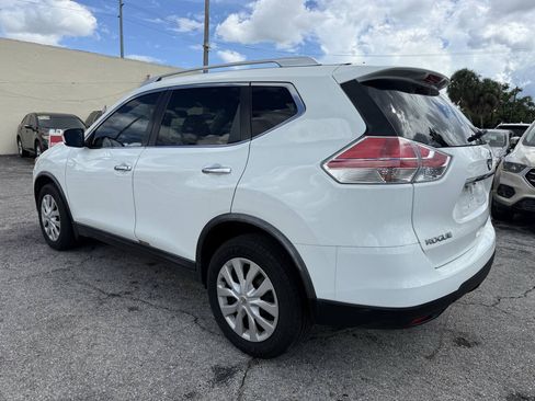 Used 2016 Nissan Rogue S w/ Appearance Package FWD image 5