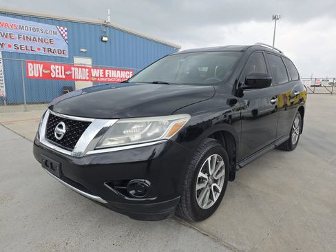 Used 2013 Nissan Pathfinder SV FWD image 3