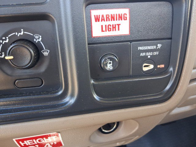 Used 2005 GMC Sierra 2500 W/T RWD image 21