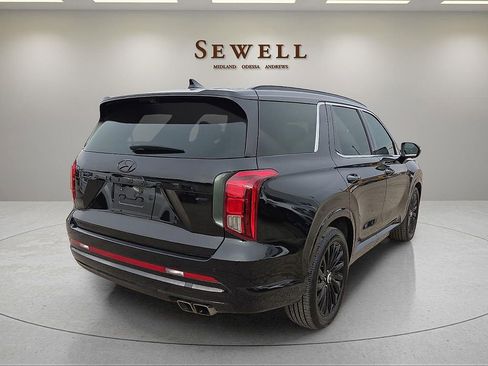 Used 2025 Hyundai Palisade Calligraphy image 4