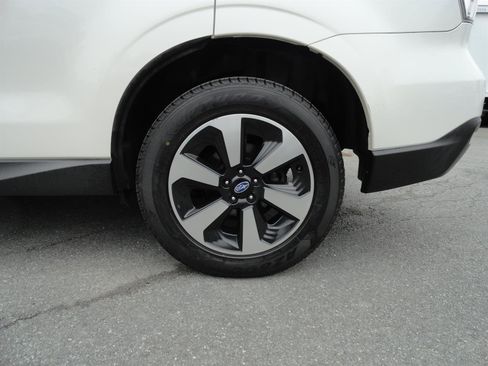 Used 2017 Subaru Forester 2.5i Premium w/ All-Weather Package AWD/4WD image 9