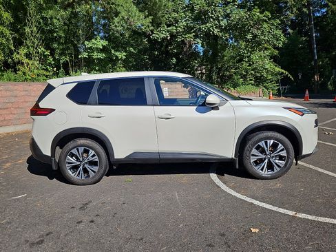 Certified 2023 Nissan Rogue SV AWD/4WD image 7