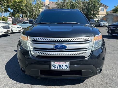 Used 2014 Ford Explorer XLT w/ Equipment Group 202A FWD image 2