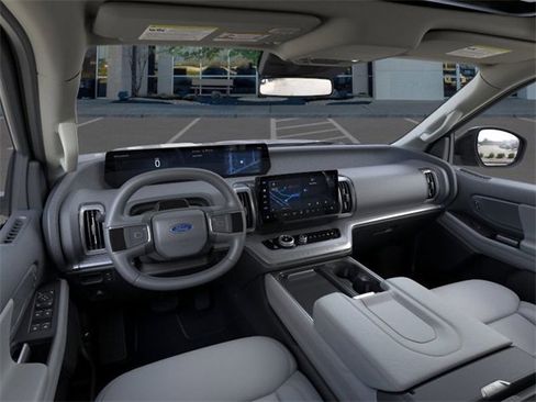 New 2025 Ford Expedition Active image 9