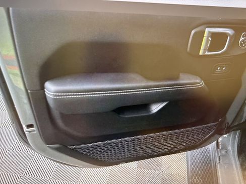 Used 2023 Jeep Wrangler Unlimited Sahara w/ Cold Weather Group image 9