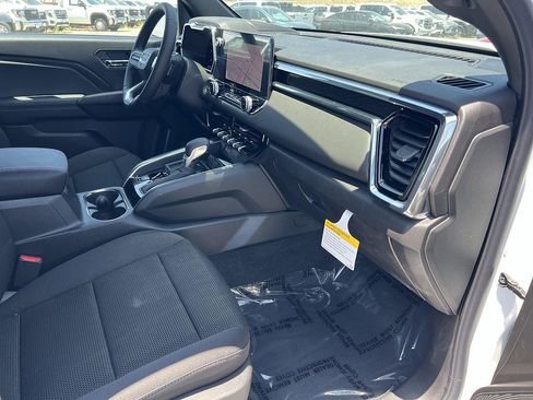 New 2026 GMC Canyon Elevation w/ LPO, Black Badging Package RWD image 29