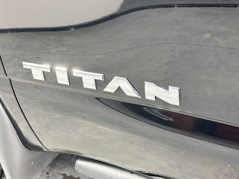 Used 2021 Nissan Titan SV w/ SV Convenience Package AWD/4WD image 28