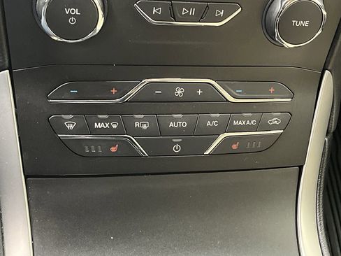 Used 2019 Ford Edge SEL w/ Equipment Group 201A image 22