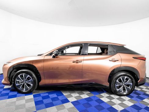 Used 2024 Lexus RZ 300e Premium w/ Technology Package image 8