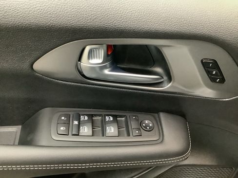 New 2026 Chrysler Pacifica Select w/ S Appearance Package FWD image 12