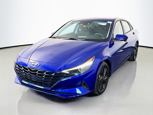 Used 2021 Hyundai Elantra SEL FWD image 4