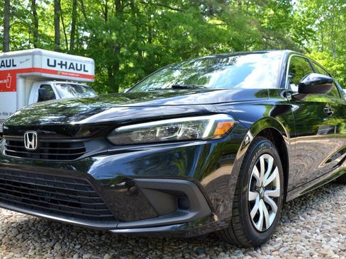 Used 2022 Honda Civic LX image 2