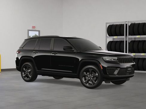 New 2024 Jeep Grand Cherokee Altitude AWD/4WD image 7