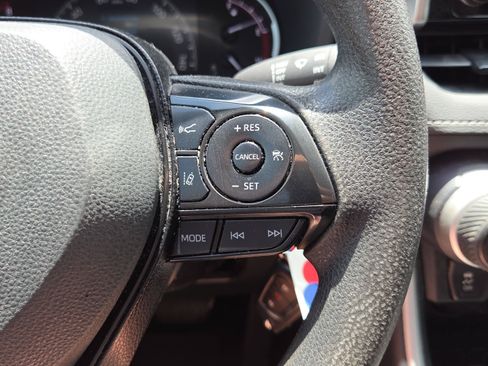 Used 2025 Toyota RAV4 LE FWD image 25